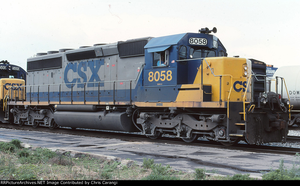 CSXT 8058 on Q137
